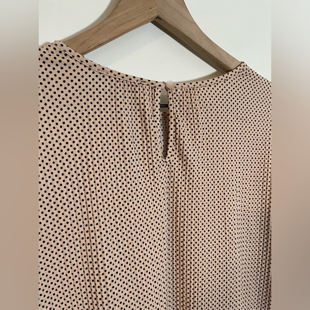 Adrianna Papell Pink With Black Polka Dot Blouse Size Medium Bubble Sleeve EUC - Picture 4 of 12